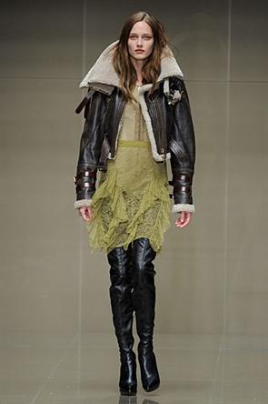 127100-burberry-london-modepilot-lammfell-blog-prorsum-catwalk-herbst-winter