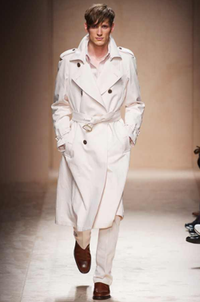 Salavatore Ferragamo weißer Trench Modepilot