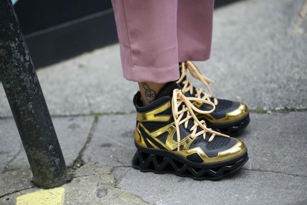 Sneaker gold black Modepilot Streetstyle London