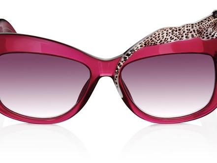 Brille mit Beiwerk