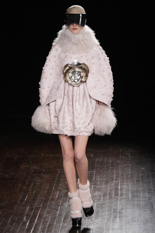 alexander_mcqueen_aw12_096