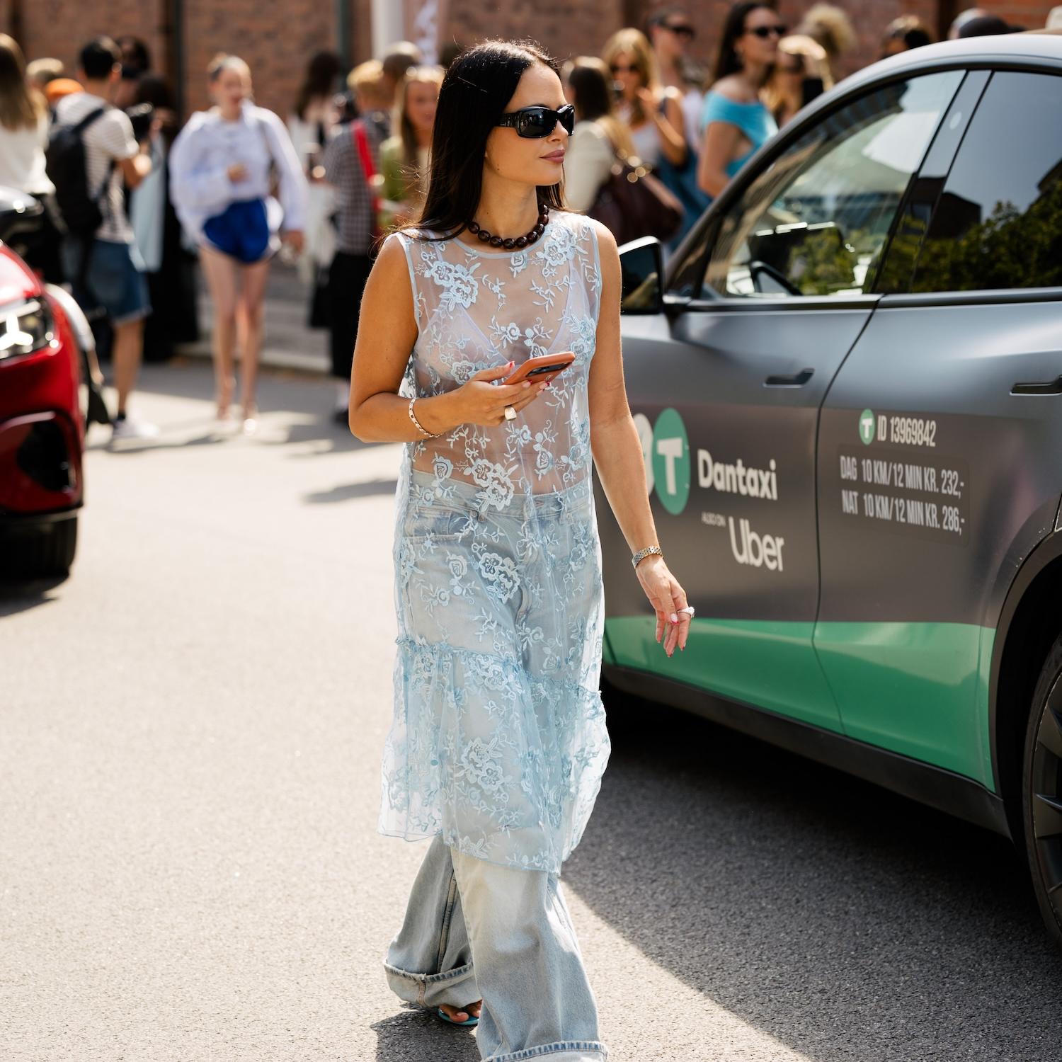 Ein Spitzenkleid – fünf Looks