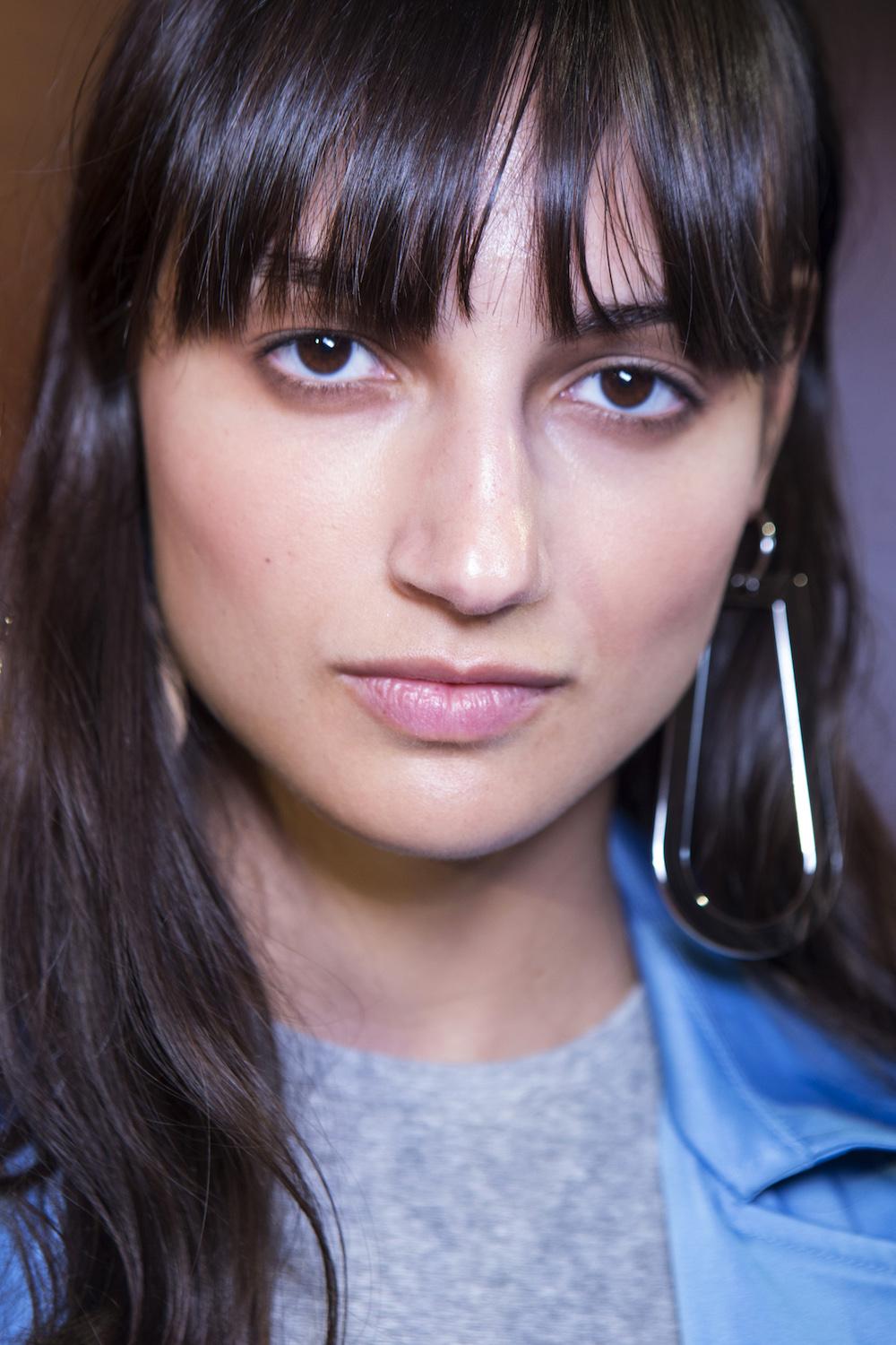 Model backstage bei Tibi Modepilot