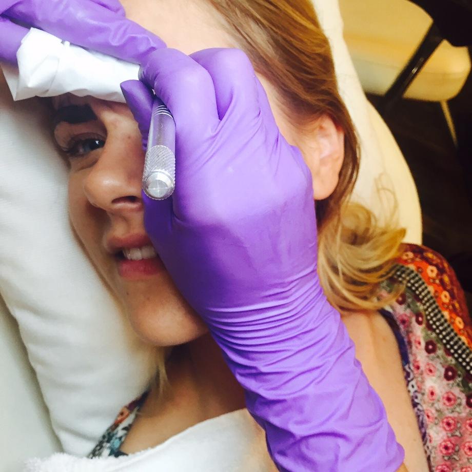 Microblading Handstück Brauen Augenbrauen Behandlung Modepilot
