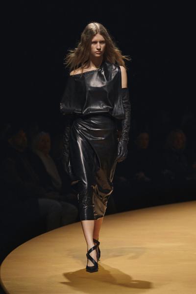 Trends 2025 Lederkleid