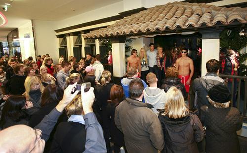 img_9411_gr-kopie-hollister-frankfurt-modepilot-blog-laden-myzeil