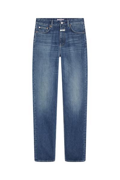 Closed Modepilot Man Repeller Leandra Medine