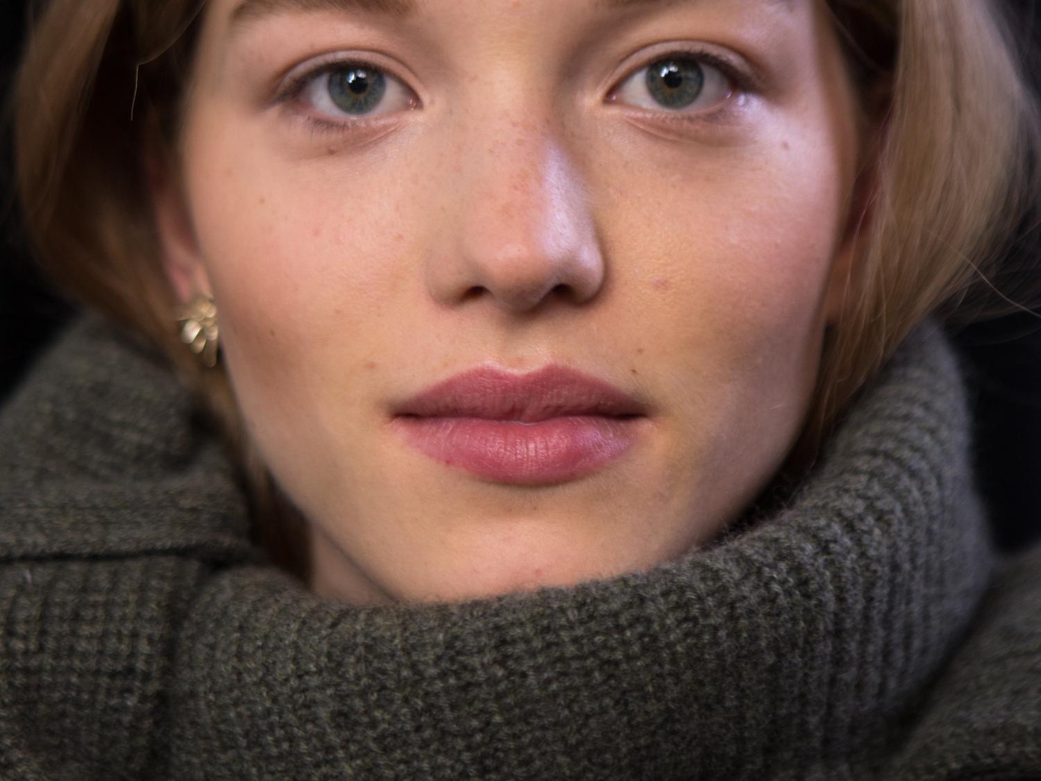 Brow Lifting – ohne Eingriff, ohne Botox