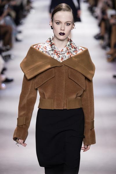 Christian Dior Modepilot Wide V-neck 2016