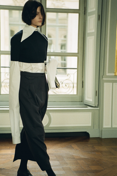 The Row Modepilot Modetrends 2023 weißer Statement Kragen