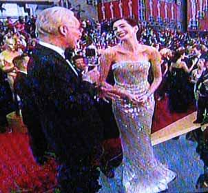 img_8184_modepilot_anne hathaway_armani privé_oscars
