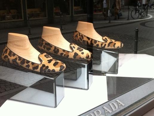 Die neuen Schuhe, Part Three