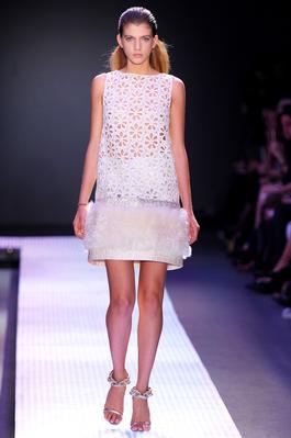 giambattista_valli_ss12_0120