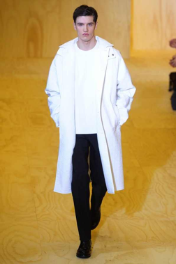Raf Simons weißer Mantel Modepilot