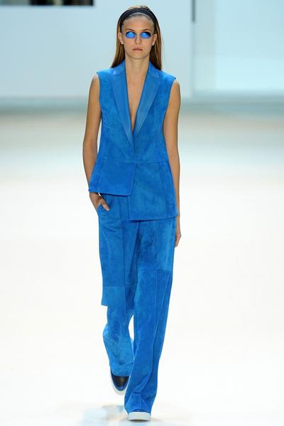 Akris Leder Anzug Blau 2016 Modepilot