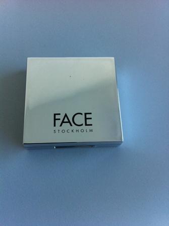 face-stockholm-quartier-modepilot-blog-rouge