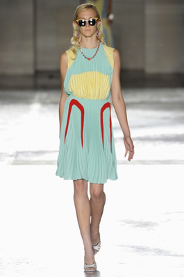 Prada Plissée Modepilot