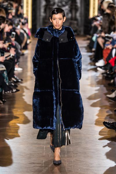 trend daune pufferjacket designer catwalk laufsteg