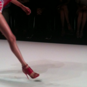 Escada Sport: Bauchfrei und mein Sommerschuh 2013
