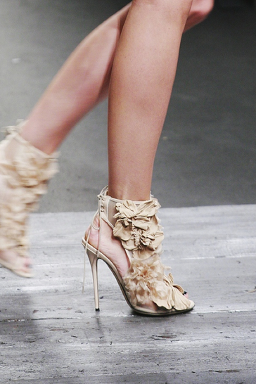 valentino-gladiolen-sandalen-modepilot