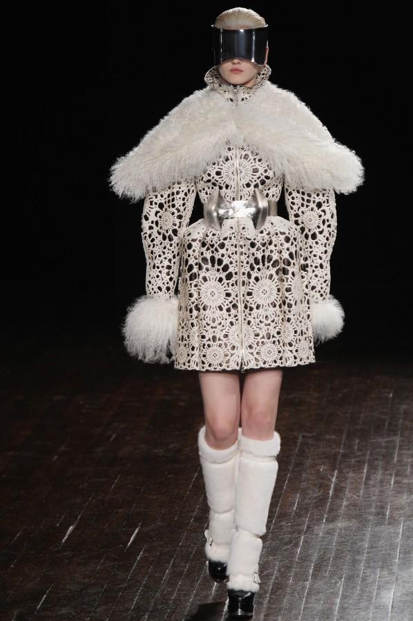 alexander_mcqueen_aw12_112