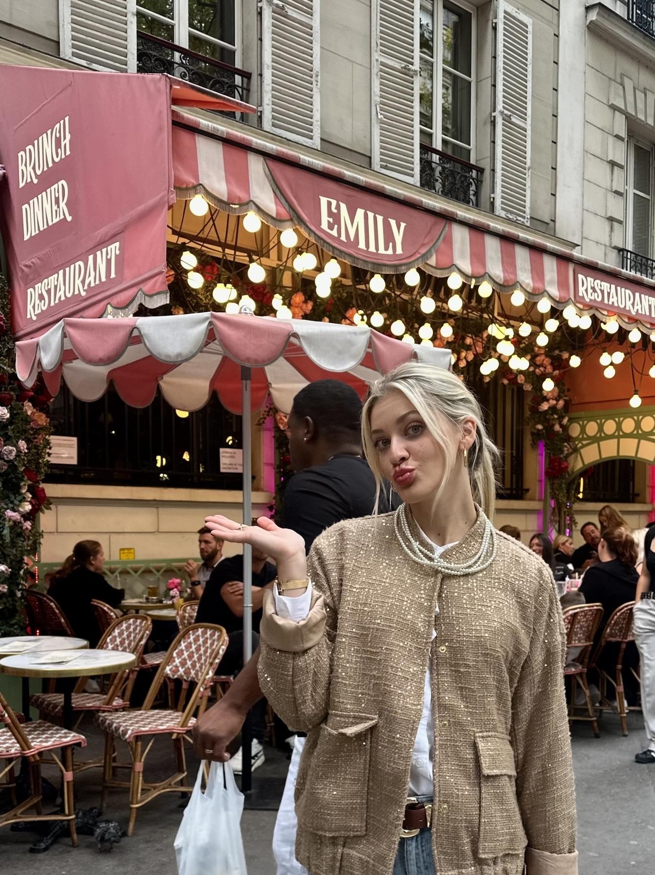 Emily in Paris Modepilot