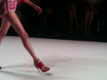 Escada Sport: Bauchfrei und mein Sommerschuh 2013