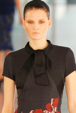 Jonathan Saunders Seidenschluppe Modepilot