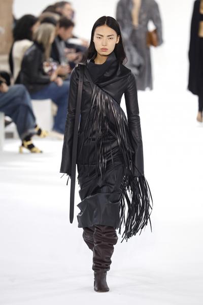 Modepilot Lederkleid 2025 Mailand