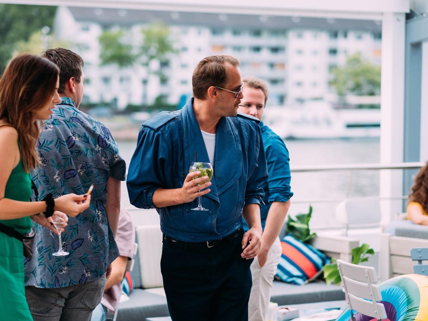 Die aktuelle Mode: eine herrliche Mottoparty?