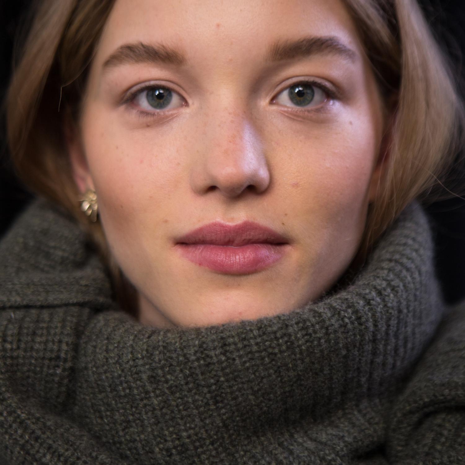 Brow Lifting – ohne Eingriff, ohne Botox