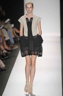narciso_rodriguez_ss10_385