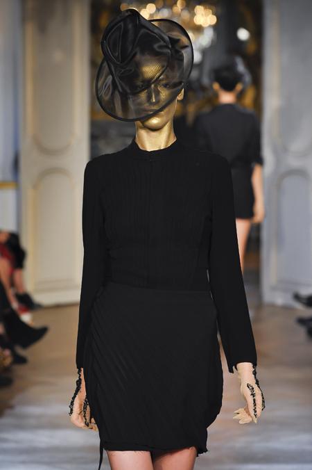 Modepilot-Trend-Sommerkleid-Sommer-langärmelig-Fashionweek-Paris-Mode-Blog-A.F.Vandevorst Modepilot-Trend-Sommerkleid-Sommer-langärmelig-Fashionweek-Paris-Mode-Blog-A.F. Vandevorst