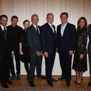 London: Gruppenbild mit Damen