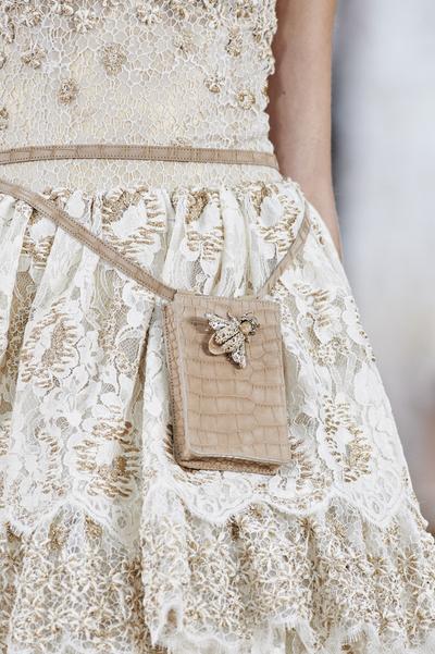 chanel tasche hip bag handytasche it bag couture hüfte smartphone modepilot