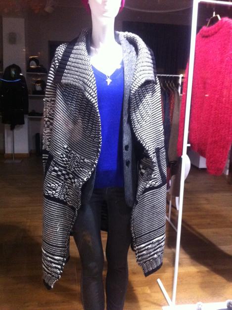 modepilot-blog-ofelia-mantel-strick
