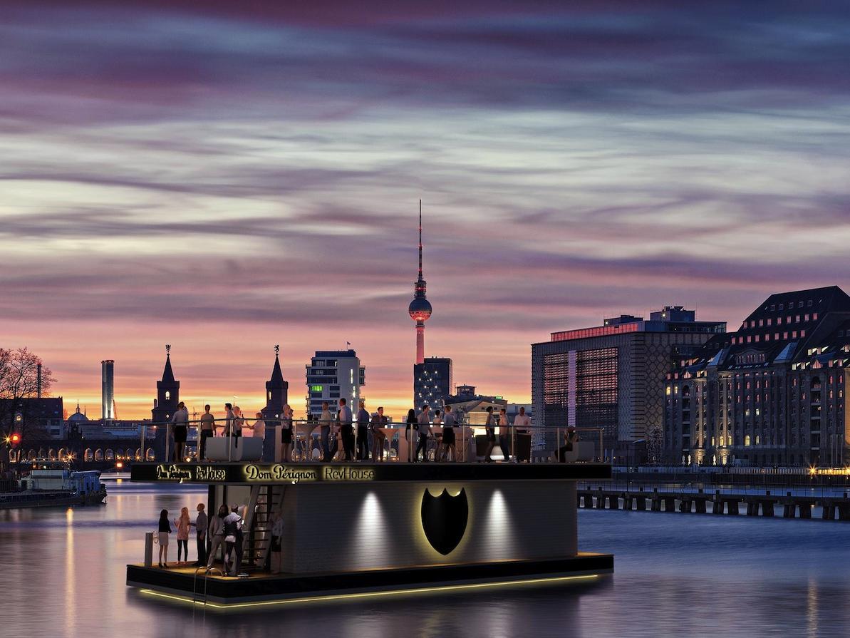 Givenchy Black Riviera Cocktail in Berlin