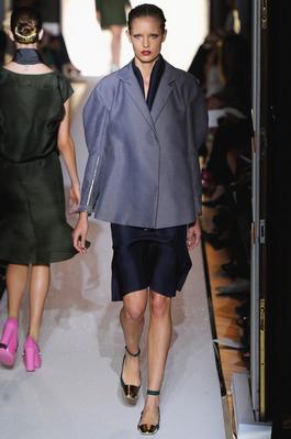 yves_saint_laurent_ss12_0076