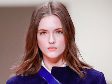 Die schönsten Kombinationen in Blau von den Fashion Weeks