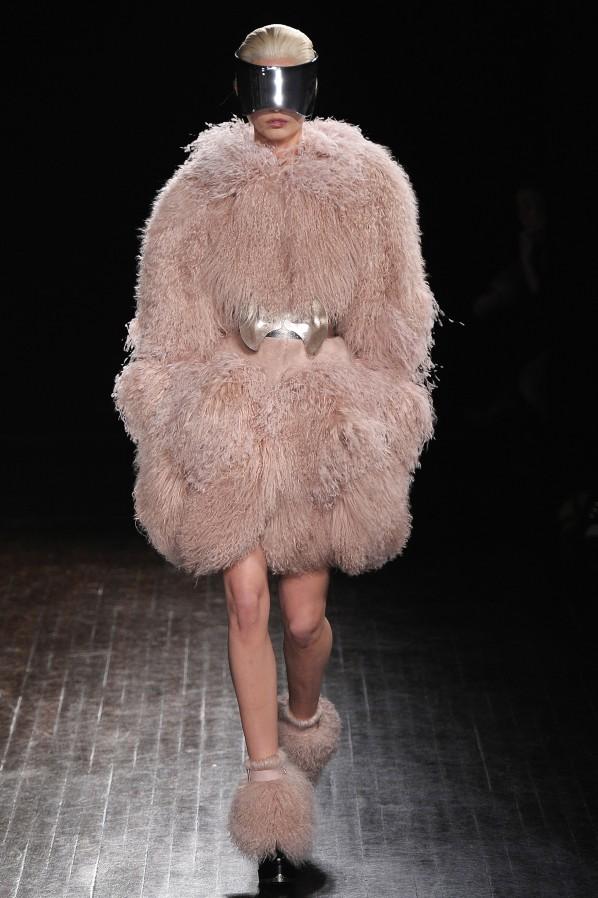alexander_mcqueen_aw12_225