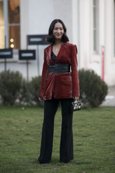 Street style Mailand Milano Milan Blazer belt Modepilot winter 2017