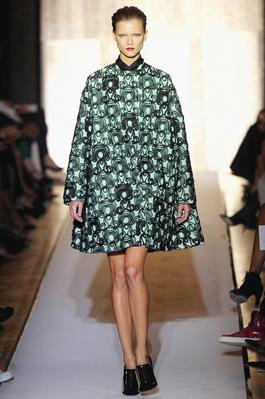 yves_saint_laurent_ss12_0005