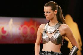 GNTM_Ruestungs_Walk_11