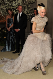 Daphne Guinness Alexander McQueen Modepilot