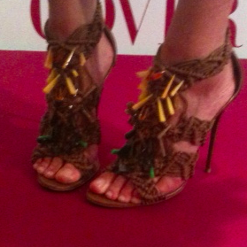 Wer trägt diese Jimmy Choos?