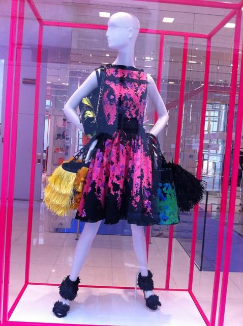 modepilot-mailand-mode-fashion-frühling-mailand-schaufenster-diverse 055 (9)