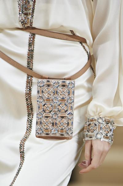 chanel tasche hip bag handytasche it bag couture hüfte smartphone
