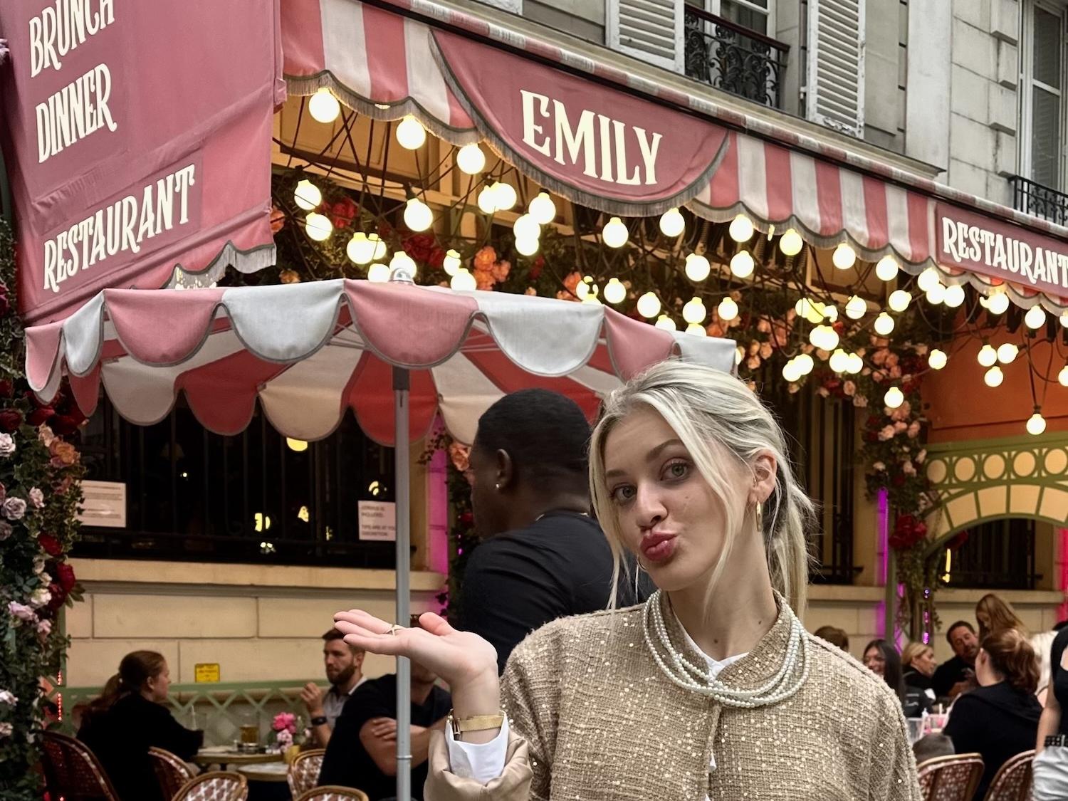Emily: alles andere, aber nicht Paris