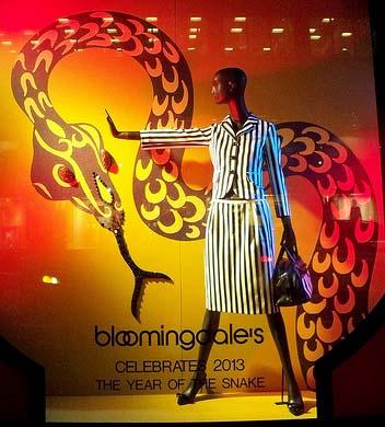 bloomingdales--modepilot-blog-china-schlange