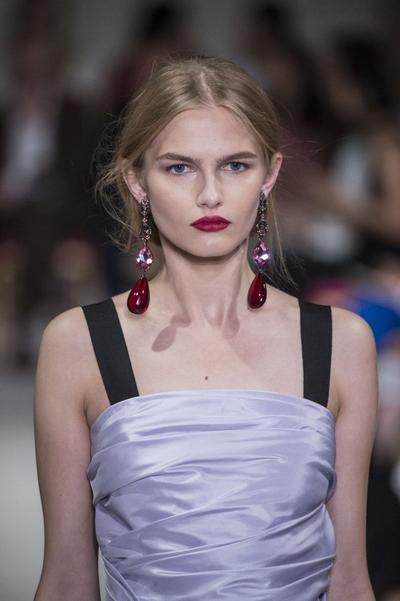 Oscar de la Renta earrings Modepilot